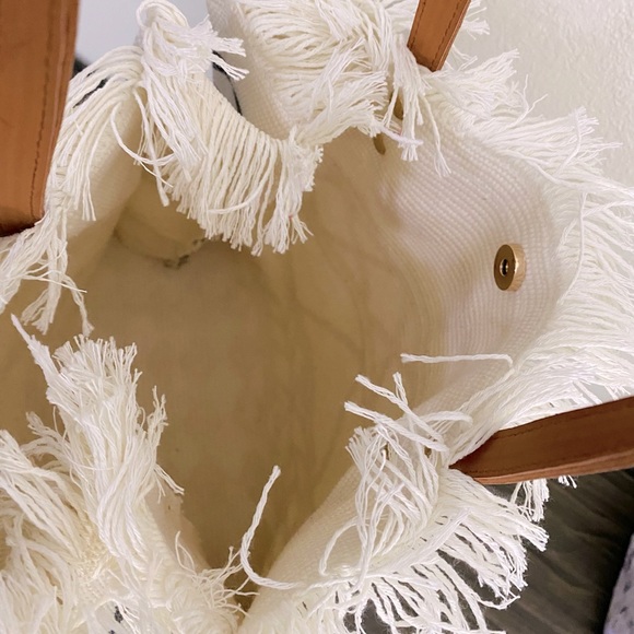 🆕LAST ONE!🛍 Large Boho Designed Knit Tote - Picture 2 of 5